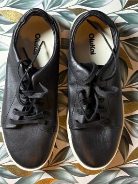 OluKai Black Leather Low-Top Lace-Up Sneakers with White Soles